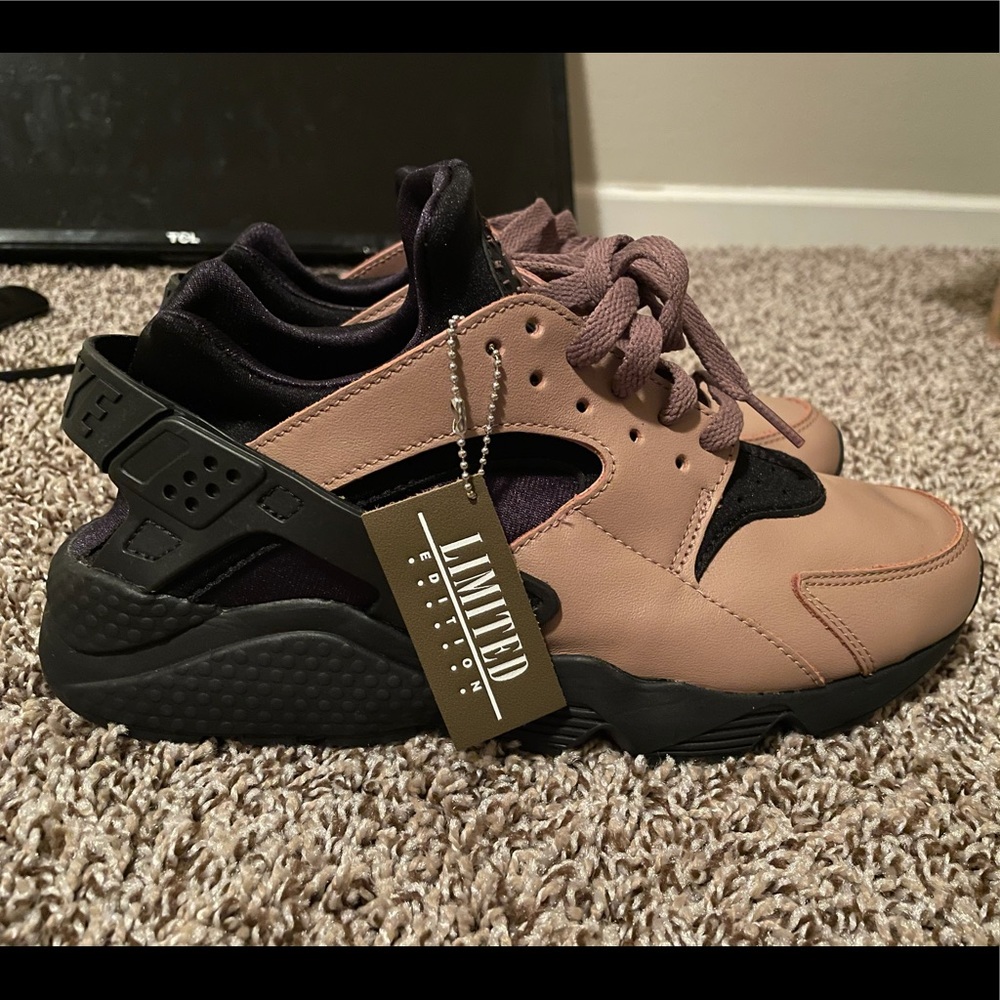 NIKE AIR HUARACHE “TOADSTOOL”